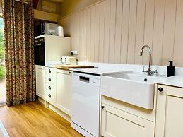 Hideaway Cottages - Greenacres Estates