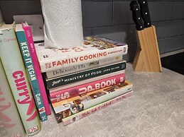 Large Duplex 7 Adults at London Bridge