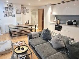 Large Duplex 7 Adults at London Bridge