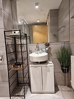 Large Duplex 7 Adults at London Bridge