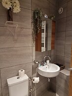 Large Duplex 7 Adults at London Bridge