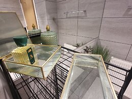 Large Duplex 7 Adults at London Bridge