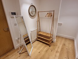 Large Duplex 7 Adults at London Bridge