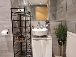 Large Duplex 7 Adults at London Bridge