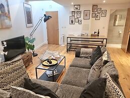 Large Duplex 7 Adults at London Bridge