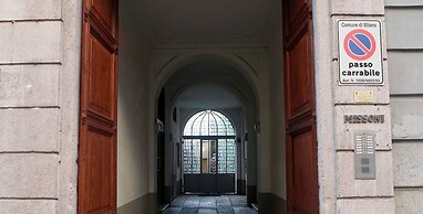 Elegant apt in Historical Building