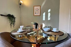 Elegant apt in Historical Building