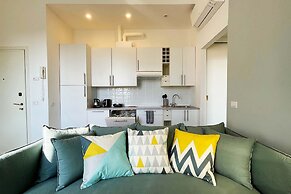 Elegant apt in Historical Building