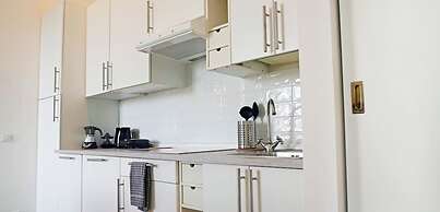 Elegant apt in Historical Building