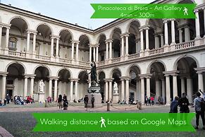 Elegant apt in Historical Building