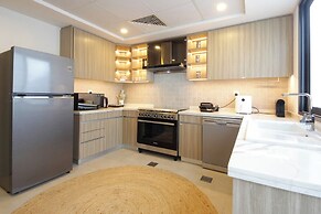 Gorgeous 4B maid's  private beach