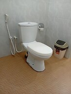 Golden Beach Hotel & Restaurant