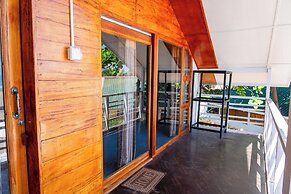 Golden Beach Hotel & Restaurant