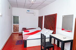 Golden Beach Hotel & Restaurant