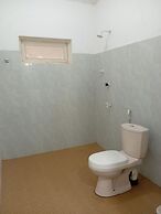 Golden Beach Hotel & Restaurant