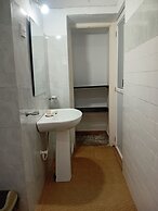 Golden Beach Hotel & Restaurant