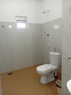 Golden Beach Hotel & Restaurant