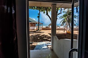 Golden Beach Hotel & Restaurant