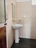 Golden Beach Hotel & Restaurant