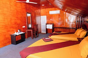 Golden Beach Hotel & Restaurant