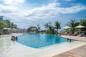 w Comfy 2BR w Ocean View and Pool in CTG