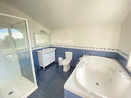 Paton s Beachfront Villa