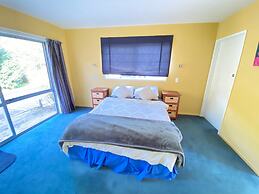 Paton s Beachfront Villa