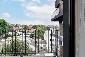 w Enchanting Loft w Balcony in El Nogal