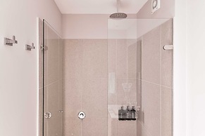 w Enchanting Loft w Balcony in El Nogal