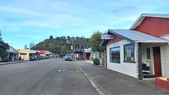 Motel Style Unit in the Heart of Collingwood
