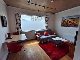 Motel Style Unit in the Heart of Collingwood