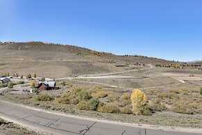 Walk to Ski Lift & Hiking: Granby Ranch Condo!