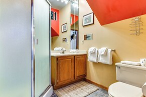 Walk to Ski Lift & Hiking: Granby Ranch Condo!