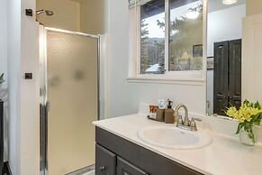 Mountain-view Home Near Hiking in Alpine!