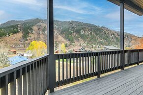 Mountain-view Home Near Hiking in Alpine!