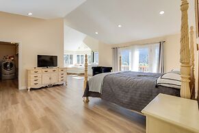 Game Room & Deck: Modern Frazier Park Home!