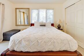 Game Room & Deck: Modern Frazier Park Home!