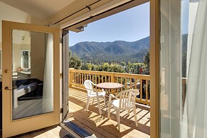 Game Room & Deck: Modern Frazier Park Home!