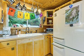 Deck & Panoramic Views: Bayfront House in Homer!