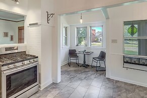 Walk to Main Street: Charming Roswell Home!