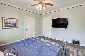 Walk to Main Street: Charming Roswell Home!