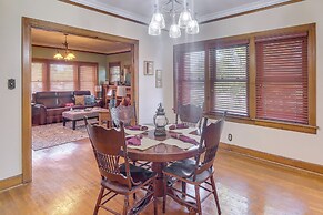 Walk to Main Street: Charming Roswell Home!