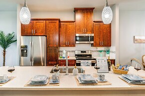 Beach Vibes, Walkable Location: Farmers Branch Gem