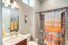 Beach Vibes, Walkable Location: Farmers Branch Gem