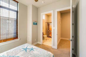 Beach Vibes, Walkable Location: Farmers Branch Gem