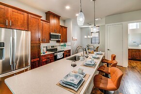 Beach Vibes, Walkable Location: Farmers Branch Gem