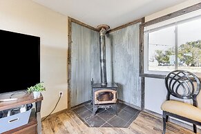 Rustic Cabin in Peyton Near Hiking Trails!