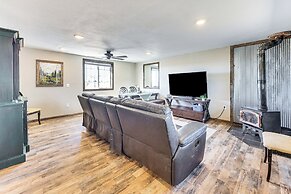 Rustic Cabin in Peyton Near Hiking Trails!