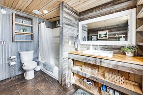 Rustic Cabin in Peyton Near Hiking Trails!