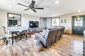 Rustic Cabin in Peyton Near Hiking Trails!